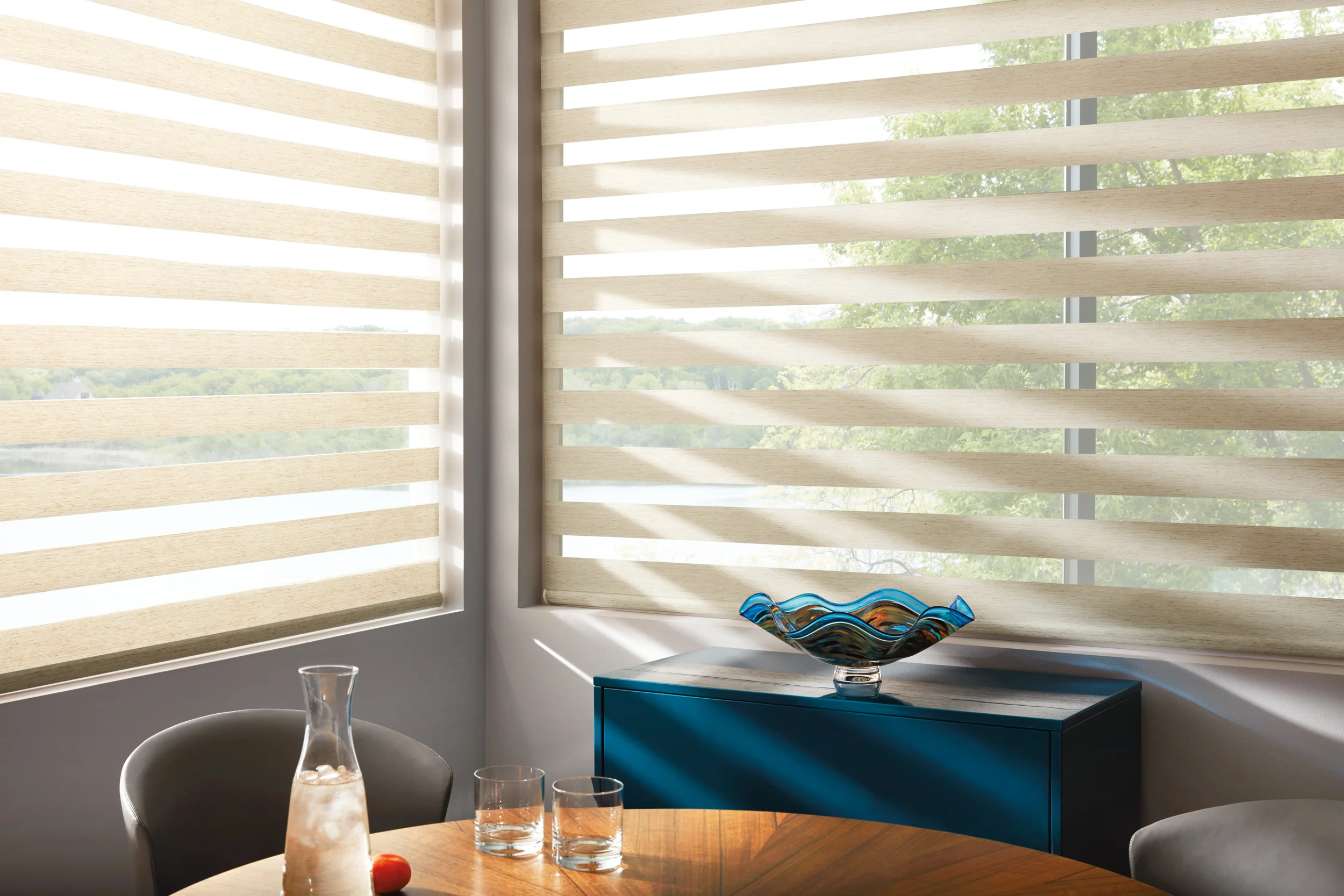 Hunter Douglas - image 3
